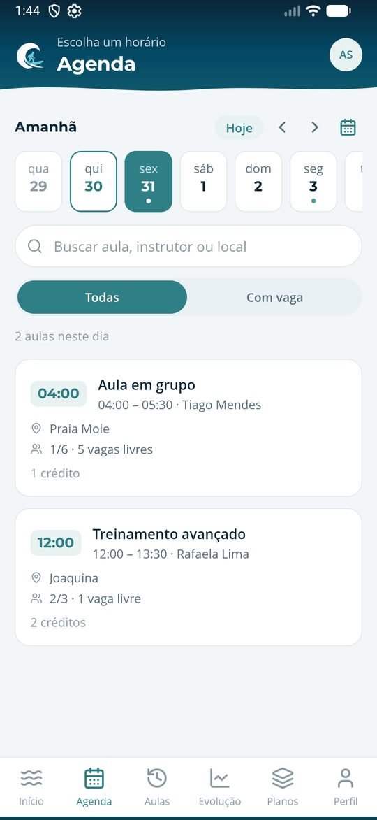 Agenda do aplicativo do aluno, com as aulas do dia, os horários, o local, as vagas livres e o custo em créditos — dados de demonstração